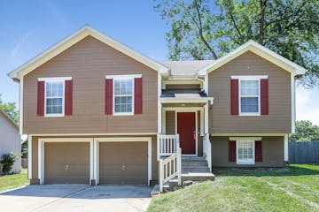 6501 E 137th St Grandview, MO 64030